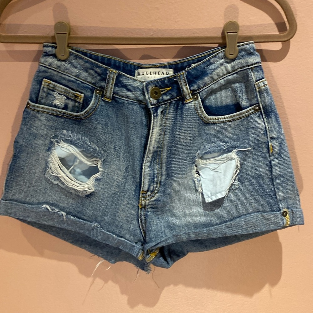Bullhead mom short junior size 3